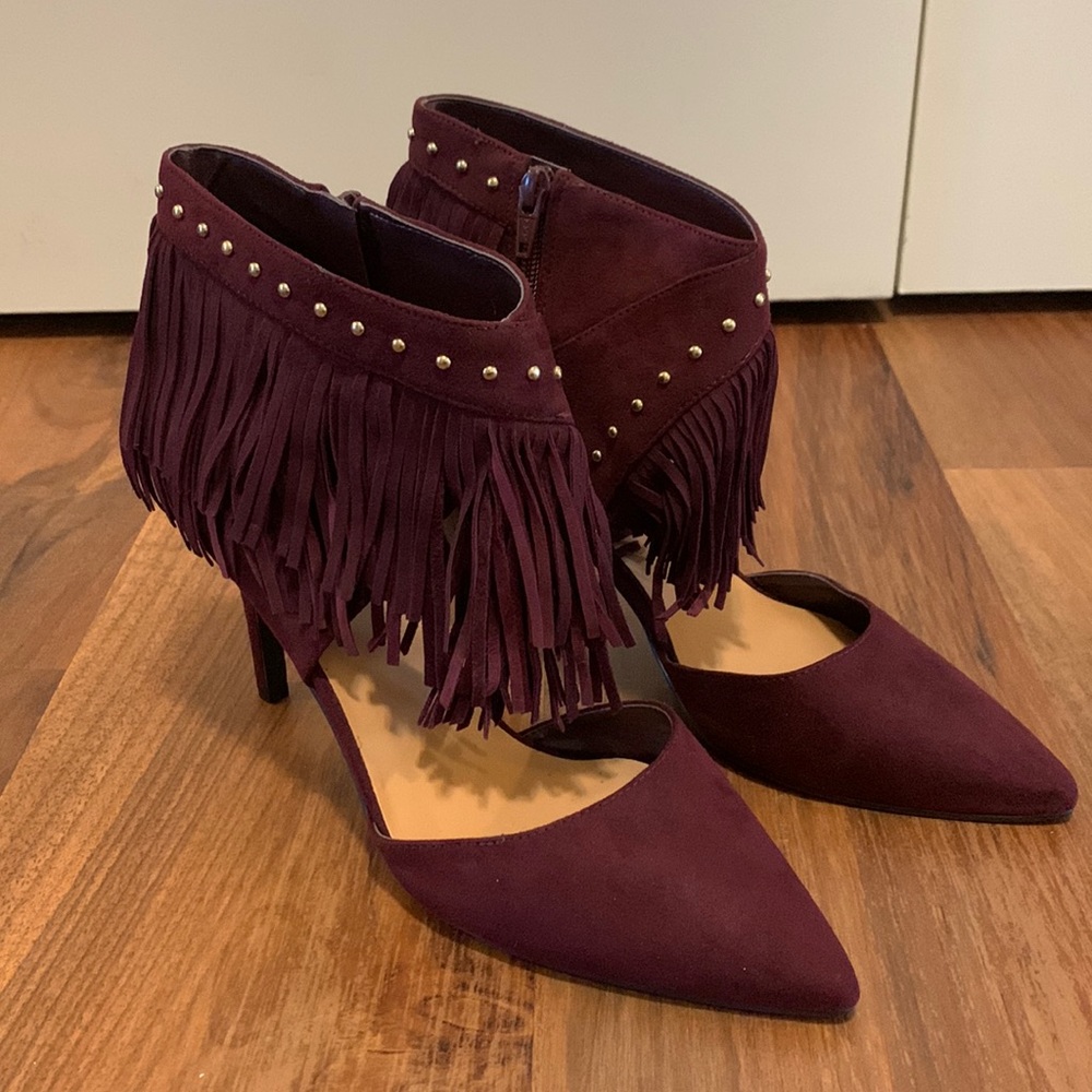 NEW NINE WEST Burgundy Suede Trendyo Studded Fringe Pump Heels 10M Western Boho